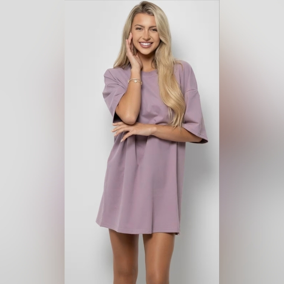 Comfrt Tops - Women's Essential Oversized T-Shirt